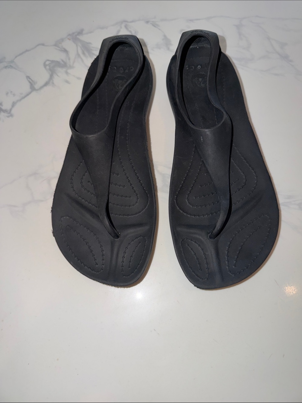Croc’s Women's Black Slip-On Thong Sandals Size 7